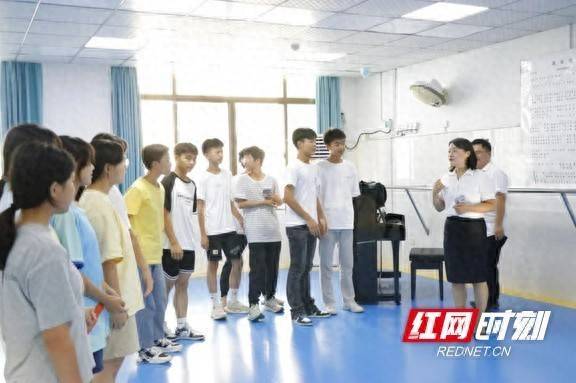 宏益配资 百千万行动｜湘西州溶江中学开展2025年暑期“万师访万家”活动